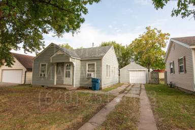 Main picture of 1914 W 6th St