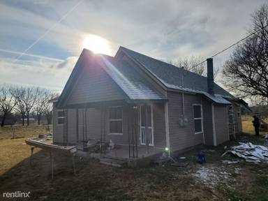 Main picture of 606 S Fawn St