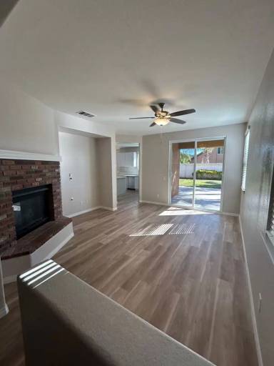 Main picture of 33139 Puffin St