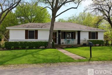 Main picture of 412 E Ross St