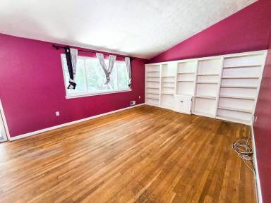 Main picture of 305 Hillsboro Dr