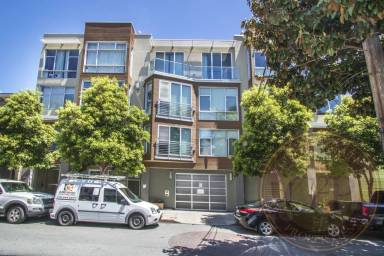Main picture of 75 Moss St