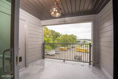 Main picture of 1111 Magie Ave