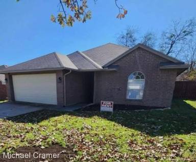 Main picture of 611 Ellen Ct