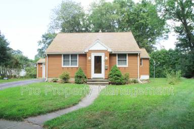 Main picture of 14 Lynn Cir