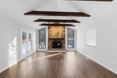 Main picture of 3601 Mack Rd