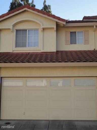 Main picture of 206 Sagemeadow Ct