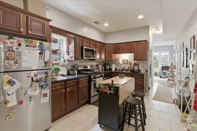 Main picture of 3727 N Ashland Ave