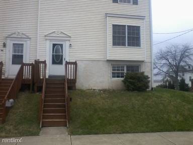 Main picture of 14 E 8th St