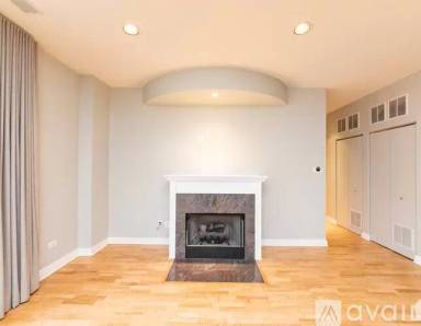 Main picture of 550 W Fulton St