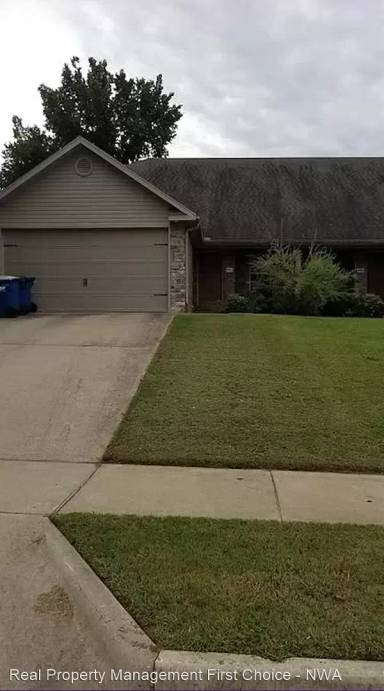 Main picture of 3005 SE Moberly Ln