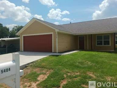 Main picture of 5404 Lake View Dr