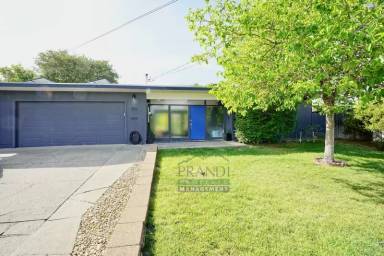 Main picture of 955 Las Ovejas Ave