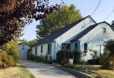 Main picture of 256 Teegarden Ave