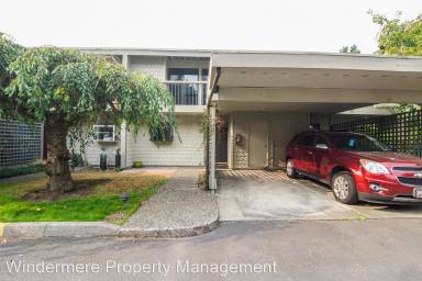 Main picture of 22705 Lakeview Dr