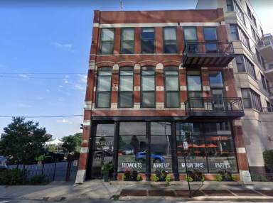 Main picture of 529 N Milwaukee Ave