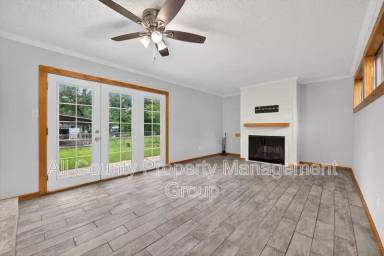 Main picture of 3241 Aurora St
