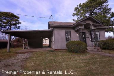 Main picture of 1300 W Washington Ave