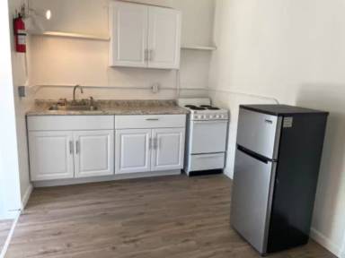 Main picture of 637 S Main St