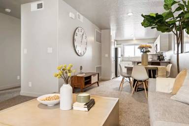Main picture of 184 N Lone Rock Dr