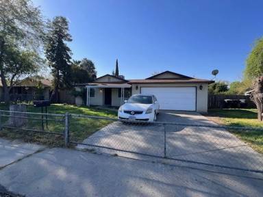 Main picture of 247 W Babcock Ave