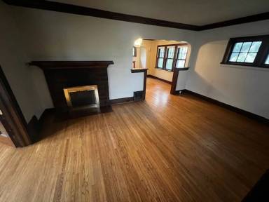 Main picture of 5315 Albion St