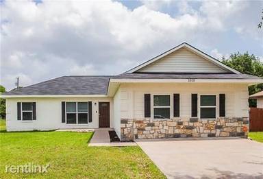Main picture of 1012 Beaver St