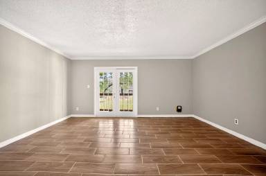 Main picture of 285 Wymore Rd