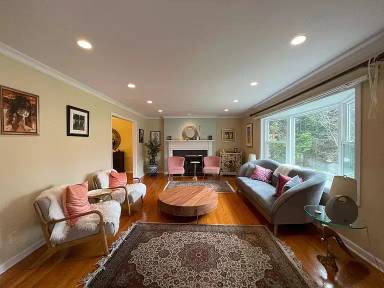 Main picture of 50 Tompkins Rd