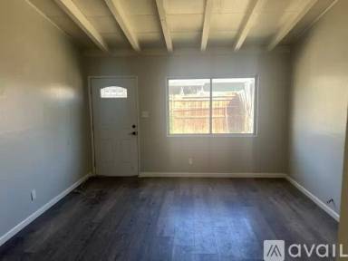 Main picture of 559 W Avenue H8