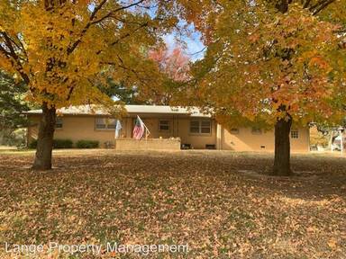 Main picture of 1337 S Maize Rd