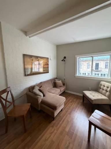 Main picture of 231 Main St