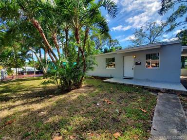 Main picture of 1050 NW 127th St