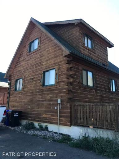 Main picture of 464 Overlook Ct