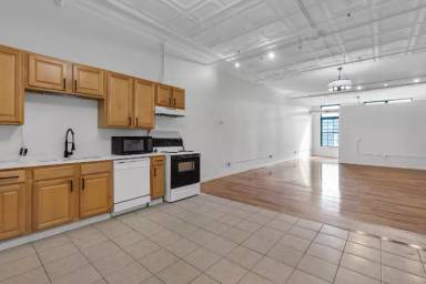 Main picture of 83 Main St