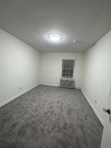 Main picture of 19351 Lake Shore Blvd