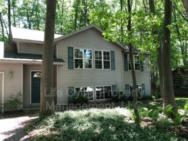 Main picture of 3536 Hollywood Dr