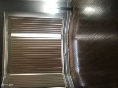 Main picture of 5336 W Congress Pkwy