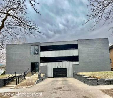 Main picture of 2343 B St