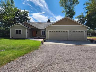 Main picture of 955 Clements Rd