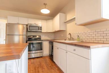 Main picture of 145 NE Sacramento St