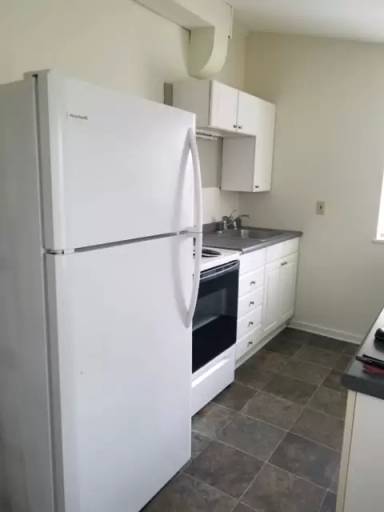Main picture of 332 W Saint Joseph St