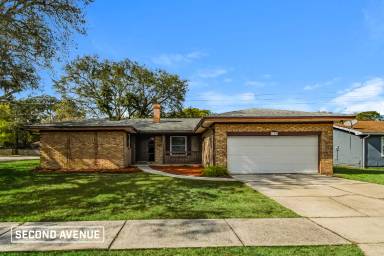 Main picture of 11003 Oak Ridge Dr N
