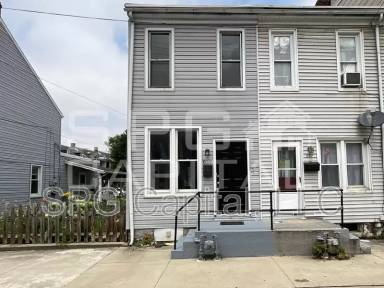 Main picture of 653 W College Ave