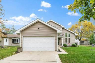Main picture of 1717 Happ Rd