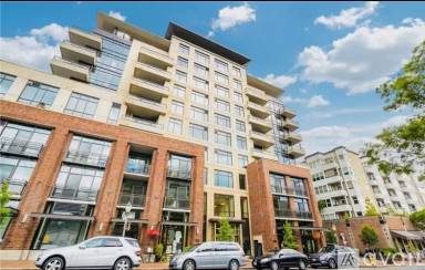 Main picture of 10000 Main St