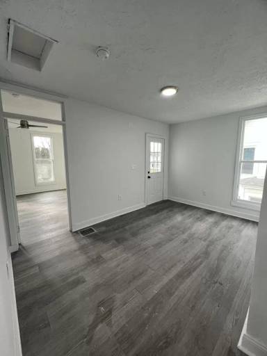 Main picture of 426 Park Ave