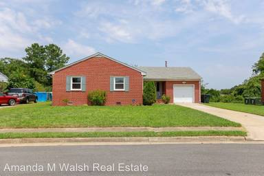 Main picture of 17 Evans St