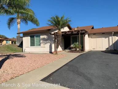 Main picture of 1652 Peacock Blvd
