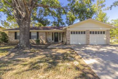 Main picture of 3104 Blue Ridge Dr